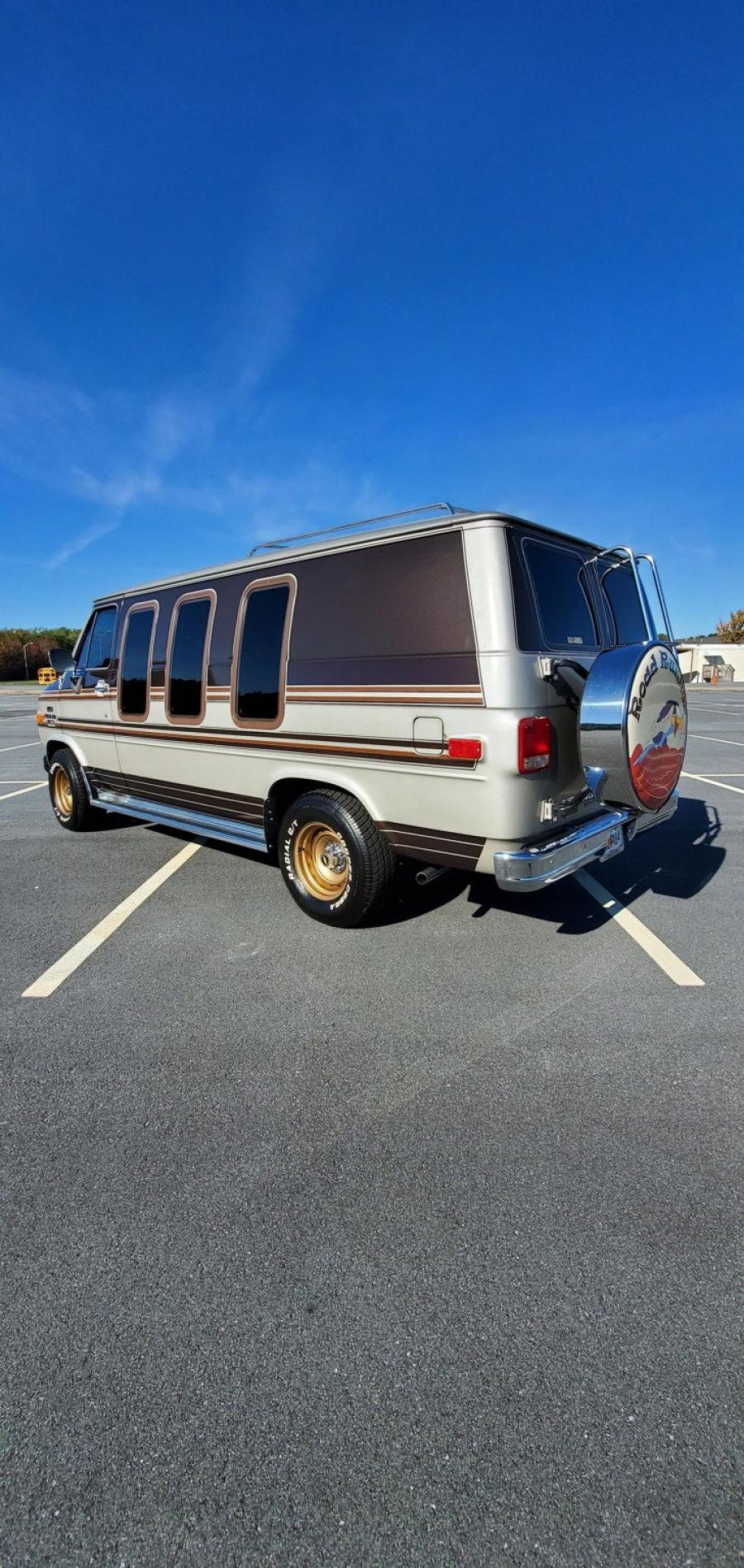  Chevrolet G20 Conversion Van  (CG21305) 1988 года  (фото 55 из 257)